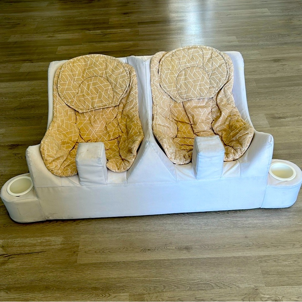 Table for two twin couch